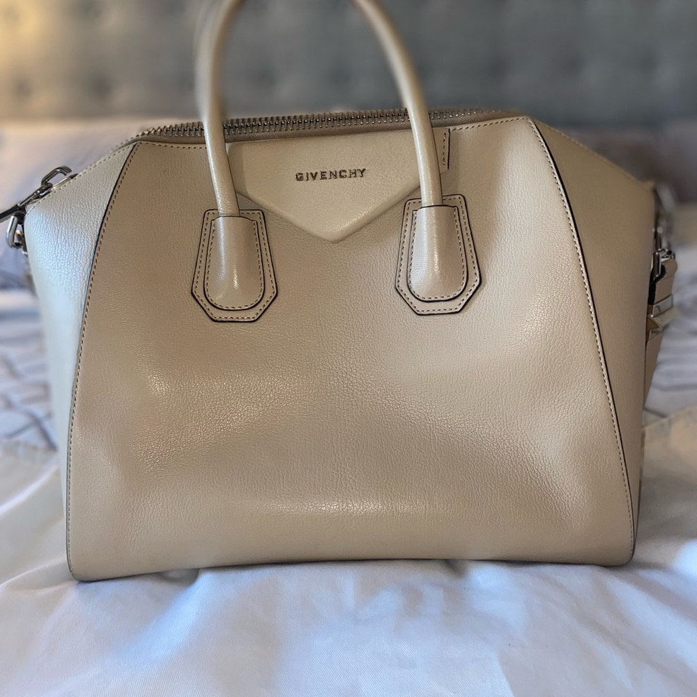 GORGEOUS Givenchy Antigona Large Cream Satchel Tote Purse